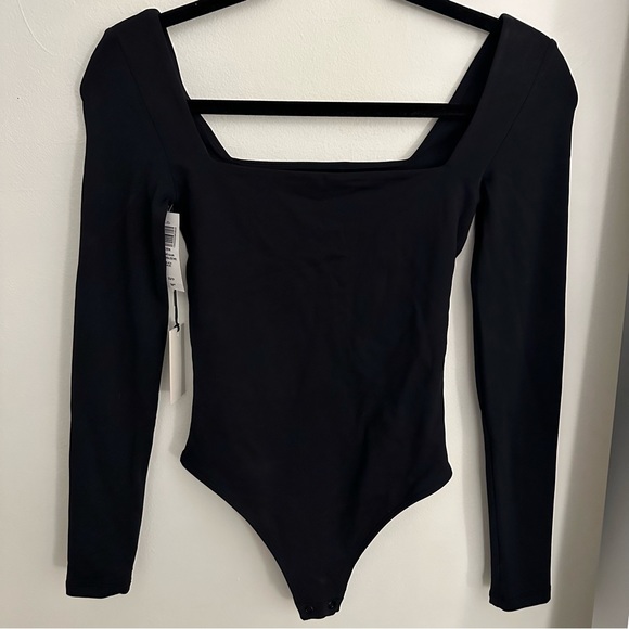 ARITZIA- Contour Squareneck Longsleeve Bodysuit - Picture 2 of 3